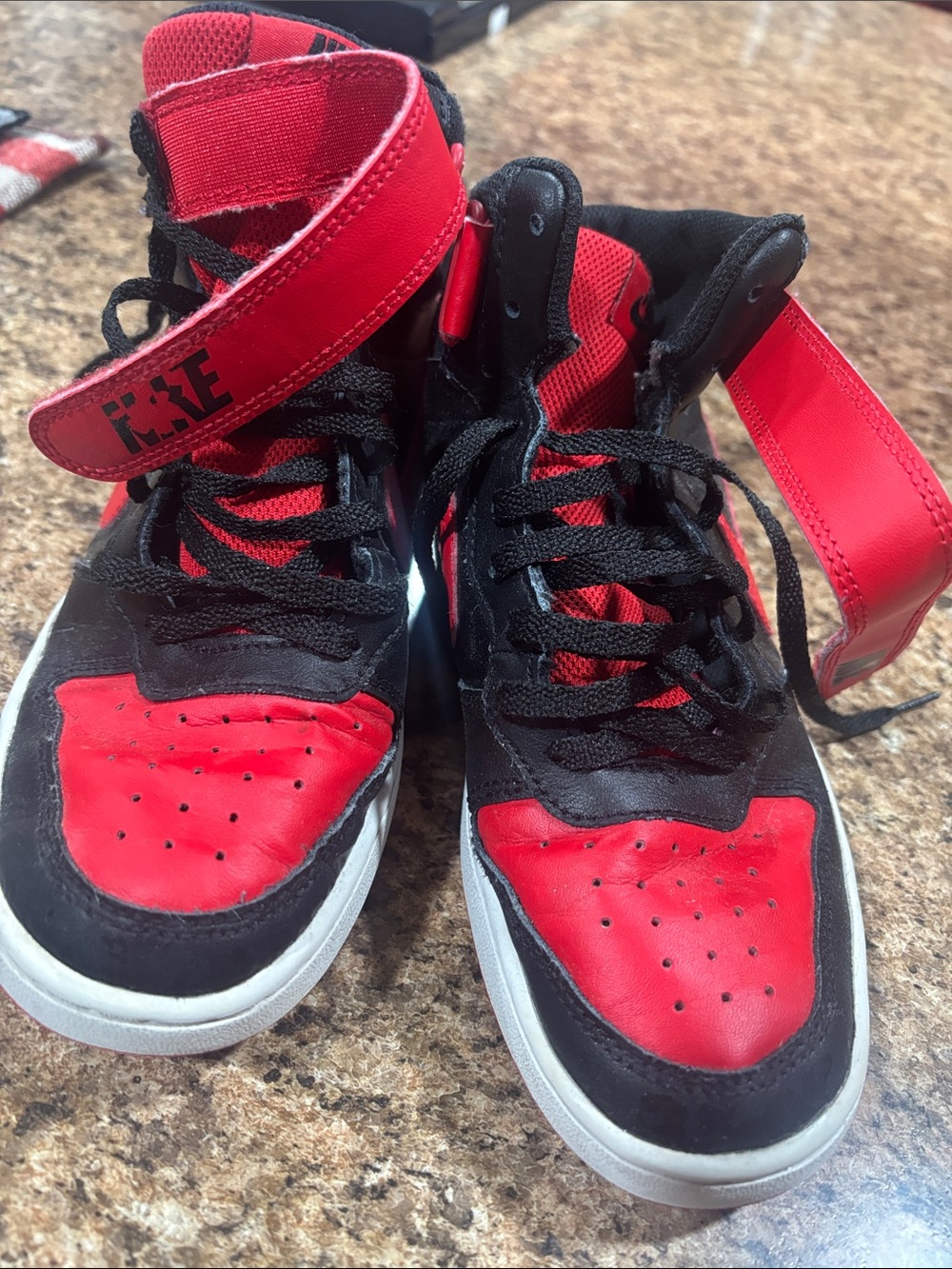 Kids High-Top Sneakers in Black & Red - Velcro Strap